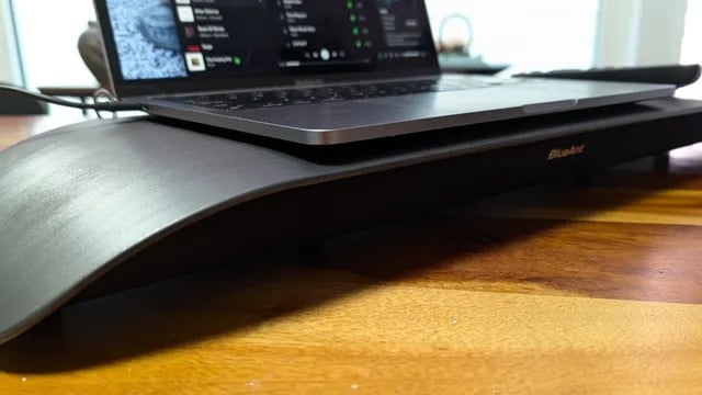 BlueAnt Soundblade compact desktop speaker
