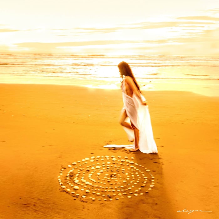 Album cover for alayna - Set Her Free