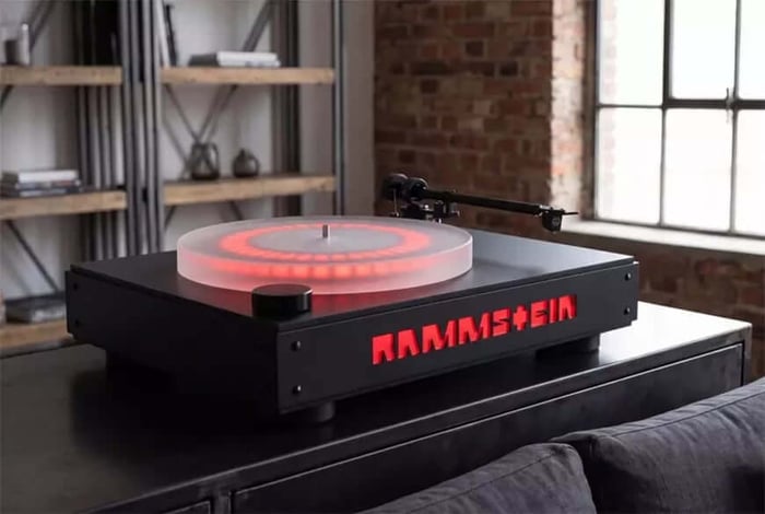 Clearaudio Rammstein turntable close-up