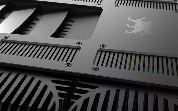 Inside the Hyperion: an intricate dance of 40 high-power transistors.