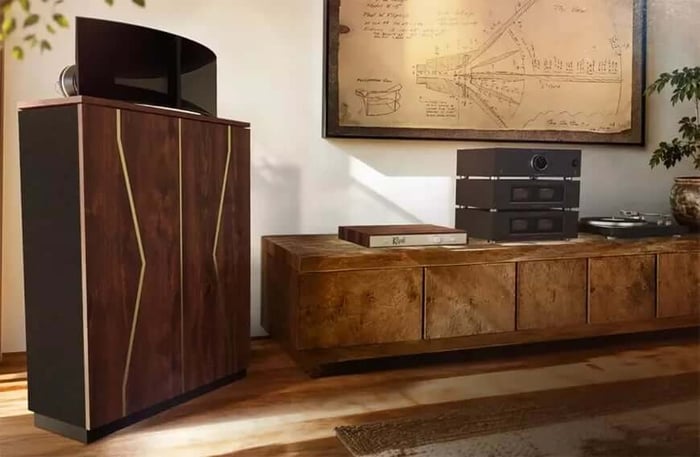 Two-way horn system on Klipschorn 80th Anniversary Limited Edition
