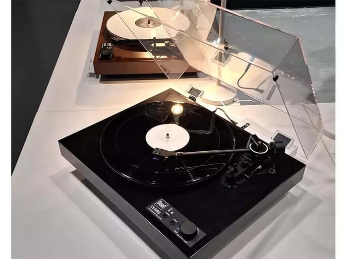 Close-up of Dual CS 629Q automatic vinyl player