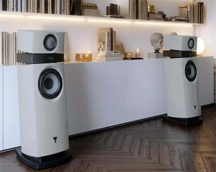 Bass and port detail of Focal Scala Utopia Evo M