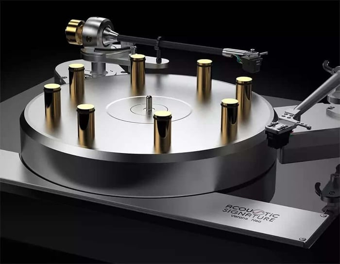 Massive 50mm platter with internal damping