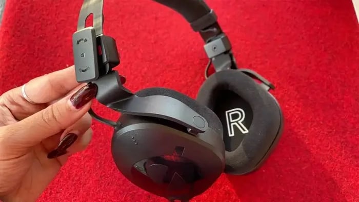 Røde NTH-100