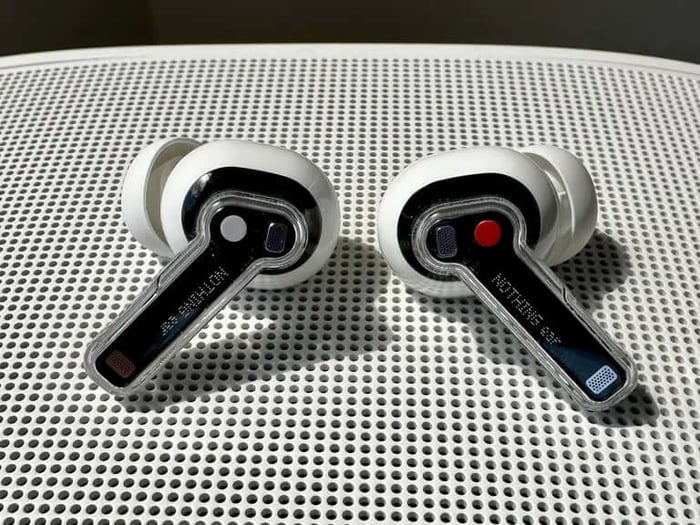 Nothing Ear (2) – Sleek design with solid ANC and sound.