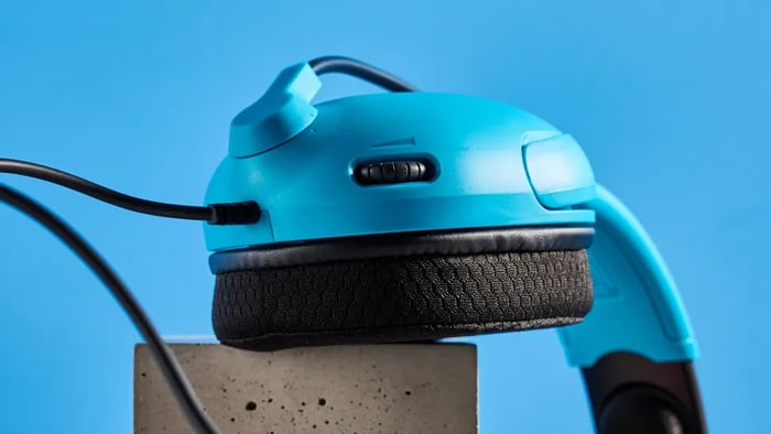 Ear cups that don’t fold