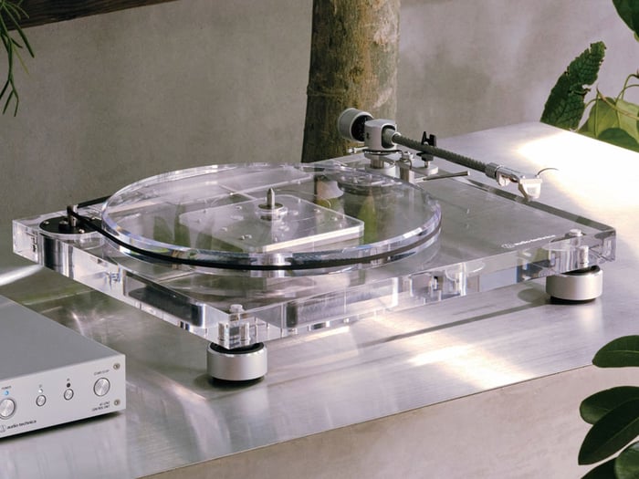The AT-LPA2’s stunning 30mm acrylic construction.