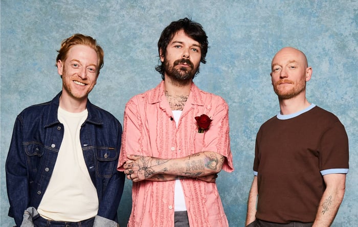 Simon Neil of Biffy Clyro performing