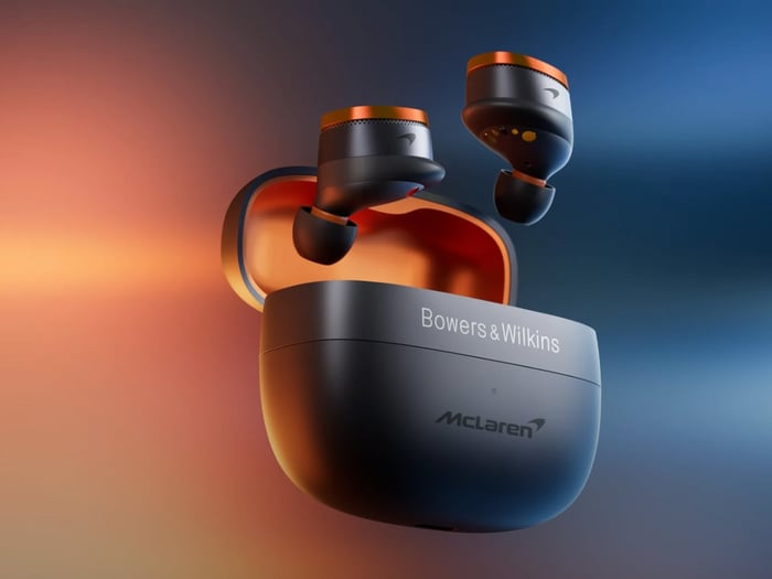 Bowers & Wilkins Pi8 McLaren Edition Earbuds