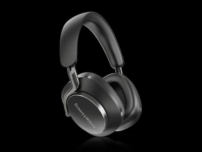 PX8 S2 Lifestyle Shot showing comfortable fit and style