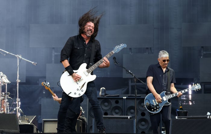 Dave Grohl and Pat Smear of The Foo Fighters