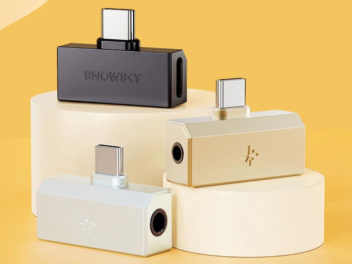 Fiio Snosky TINY dongle DAC close-up illustrating its compactness
