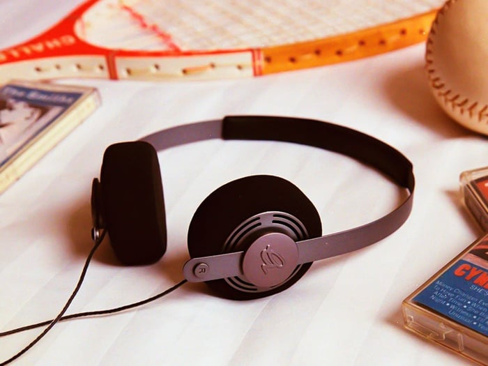 Side profile highlighting the minimal, retro design of Wesley headphones