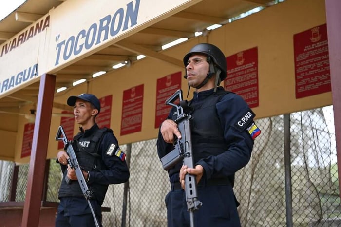 Bolivarian National Police guard Tocorón prison after government retake