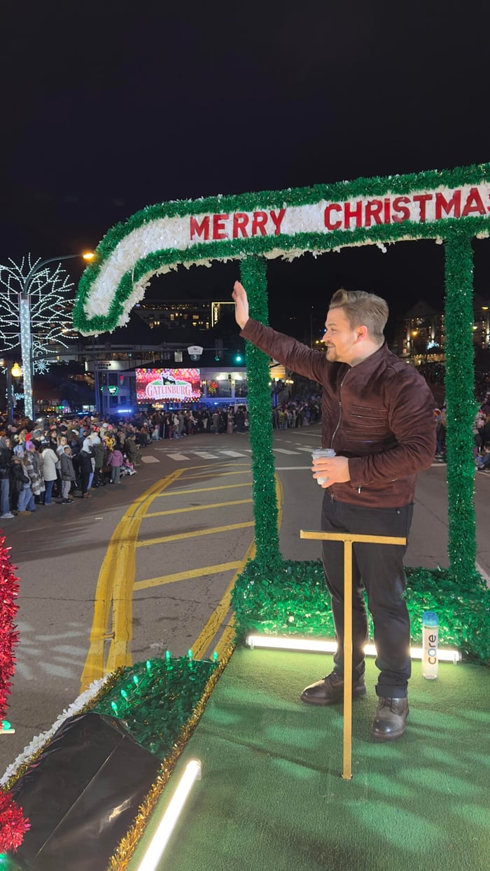 Hunter Hayes smiling warmly, embodying holiday cheer