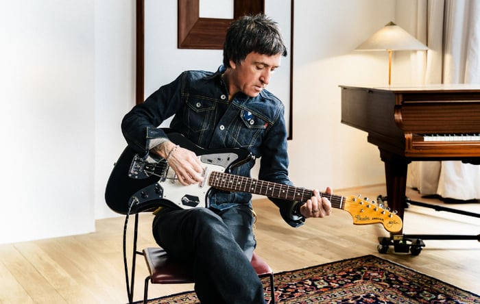 Johnny Marr playing Fender Jaguar