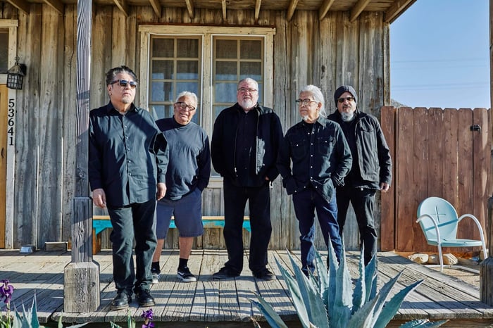 Los Lobos band desert photo