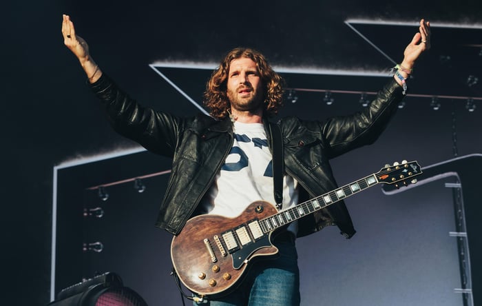 Wolf Alice's Joff Oddie live at Glastonbury 2025, photo by Andy Ford