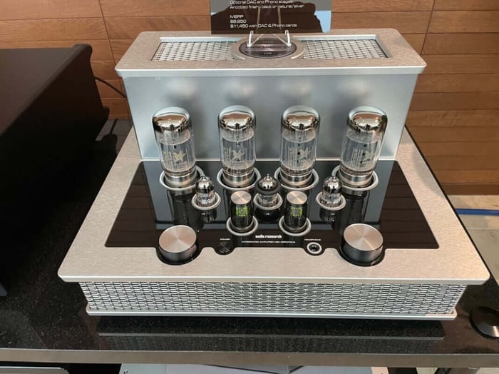 Audio Research D-80 power amplifier