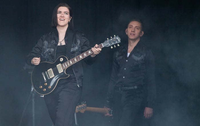 Romy Madley Croft and Oliver Sim of The xx