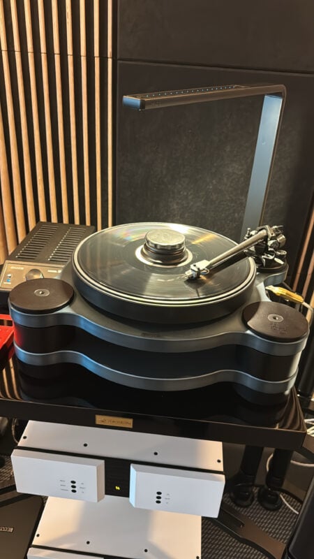 SME's Model 35 turntable featuring the new Series Vi tonearm