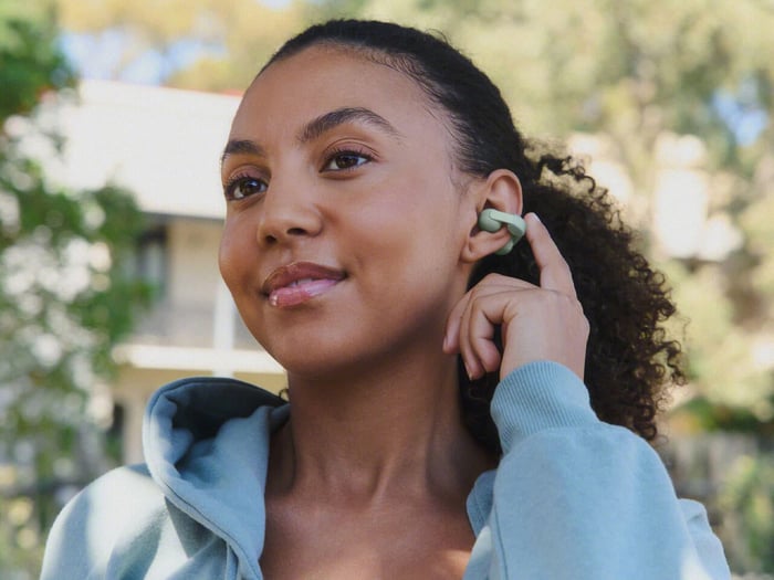 Close-up of the ergonomic clip-on design ensuring secure fit