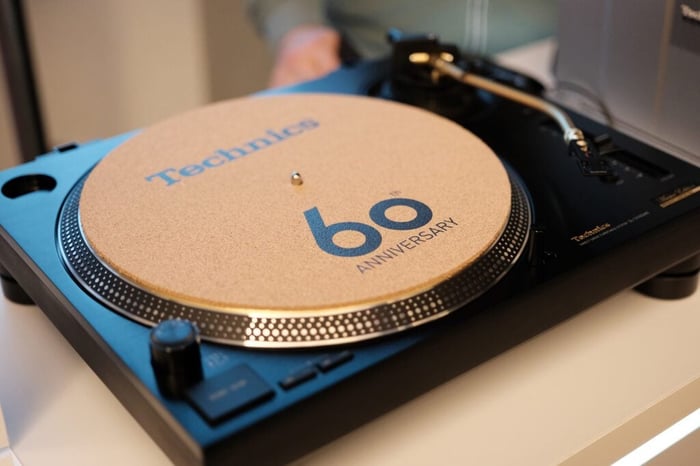 Technics SL-1200/1210 GME Turntable