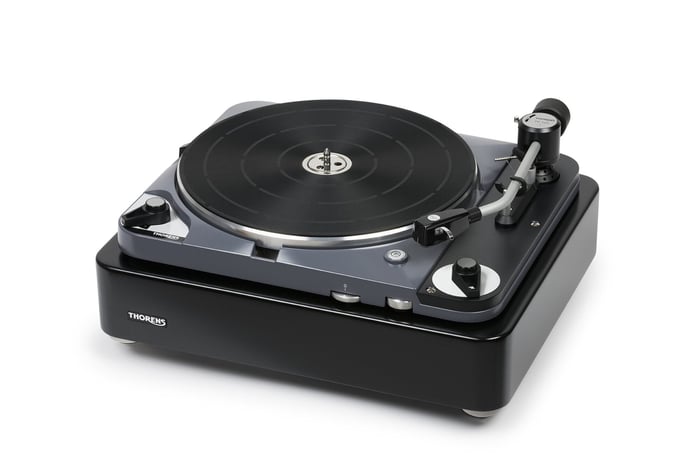 Thorens and MoFi Distribution partnership announcement