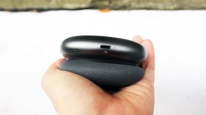 Apple AirPods Max Stylish Build