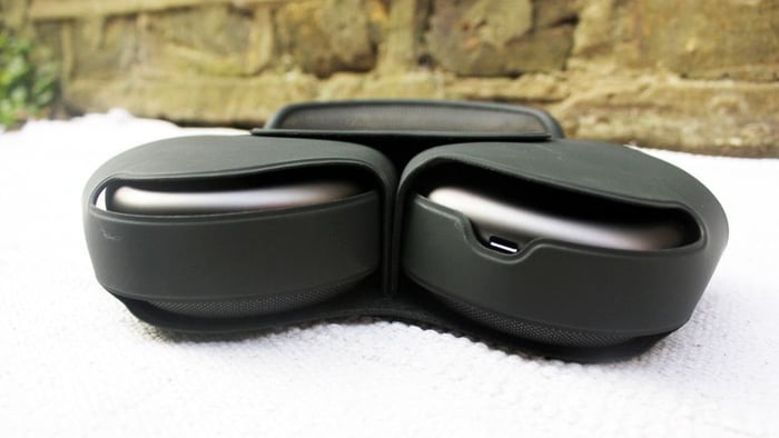 AirPods Max Connectivity