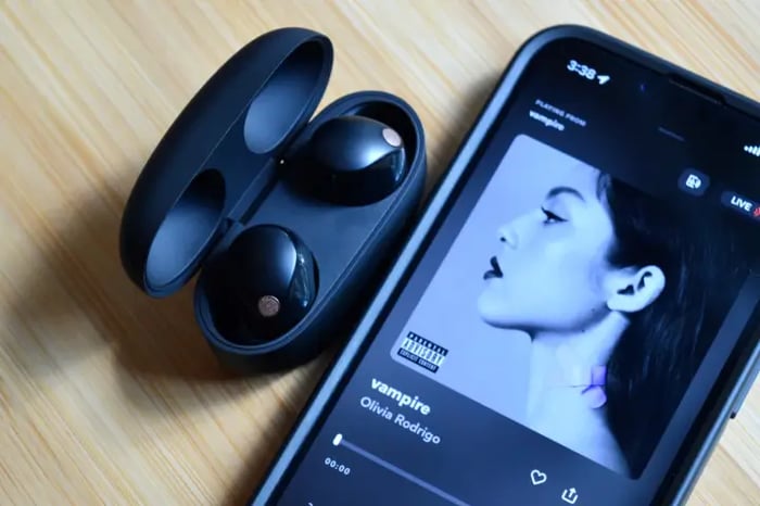AirPods Pro 2 and Sony WF-1000XM5