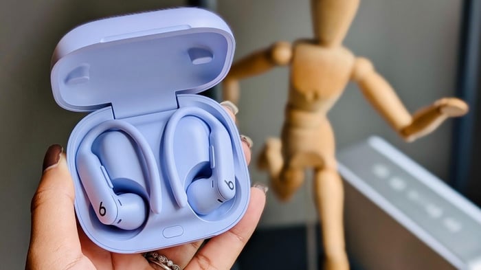 AirPods Pro 3 or Powerbeats Pro 2: The Earbud Choice