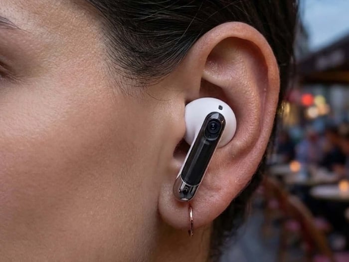 Another detailed look at AirPods Ultra design and sensors