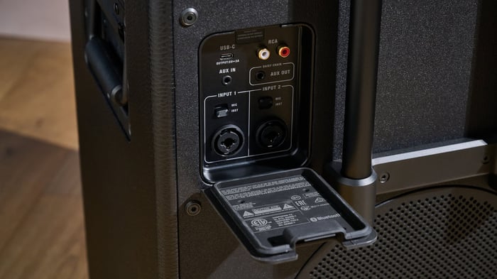 Comprehensive connectivity options for musicians and DJs