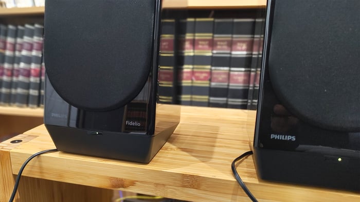 Philips Fidelio FA3 speakers showcasing powerful presence