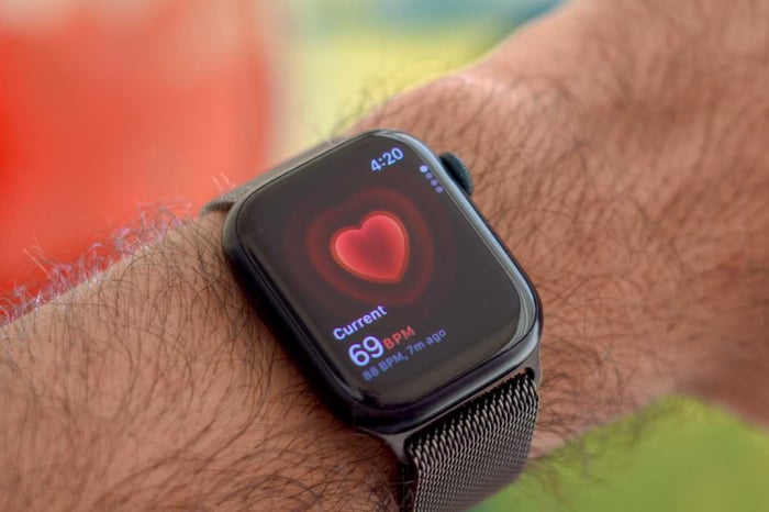 Apple Watch Series 9 showing heart rate sensor capabilities