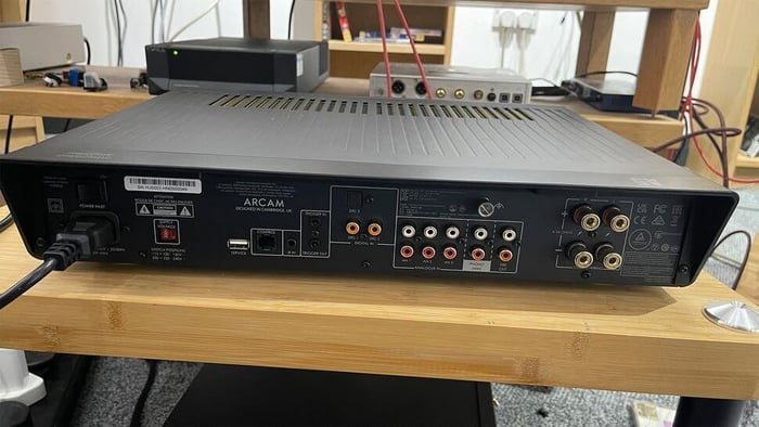 Rega Brio Mk7 vs Arcam A5