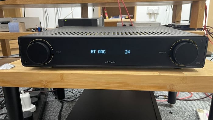 Rega Brio Mk7 vs Arcam A5