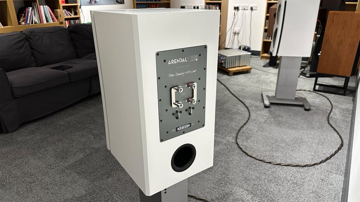 Arendal 1528 Bookshelf 8 tweeter close-up