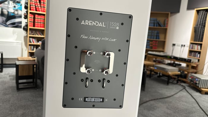 Arendal 1528 Bookshelf 8 rear view