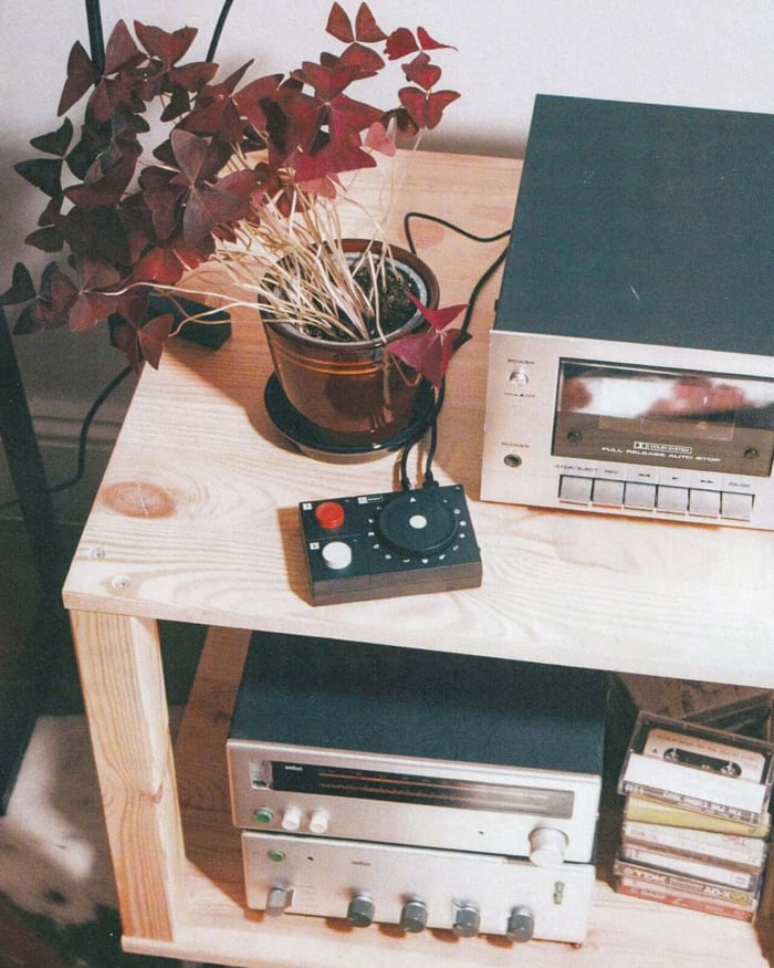 A closer look at the dial, evoking nostalgic vibes