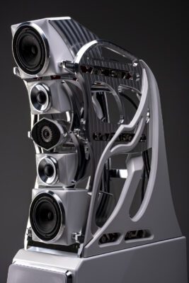 The speaker’s stunning visual presence is matched by its advanced vibration-absorbing technology.