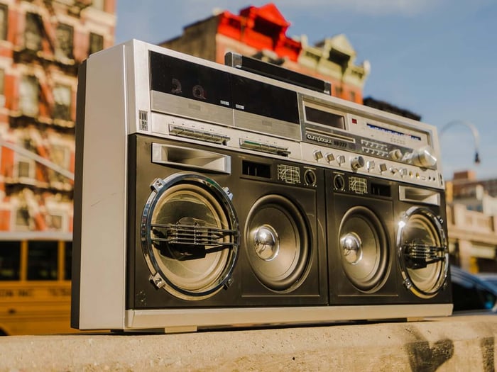 High-performance drivers deliver room-filling sound in a classic box.