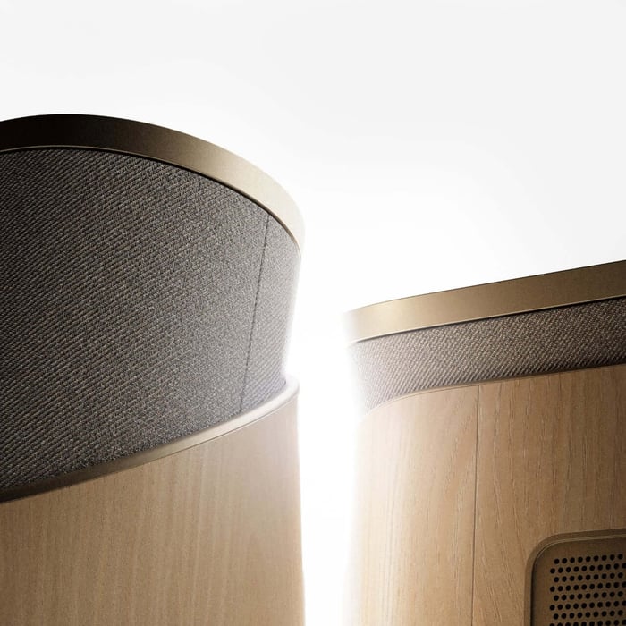 Exploded view showing internal components of BeoLens Horizon