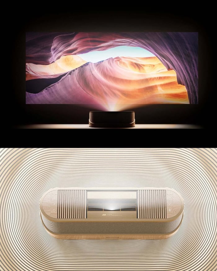 Stylish setting featuring the BeoLens Horizon design