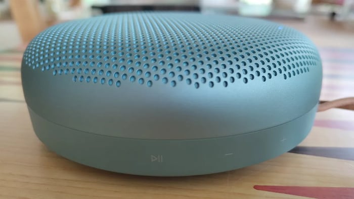 Beosound A1 3rd Gen Rich and immersive 360-degree sound from compact Beosound A1 3rd Gen