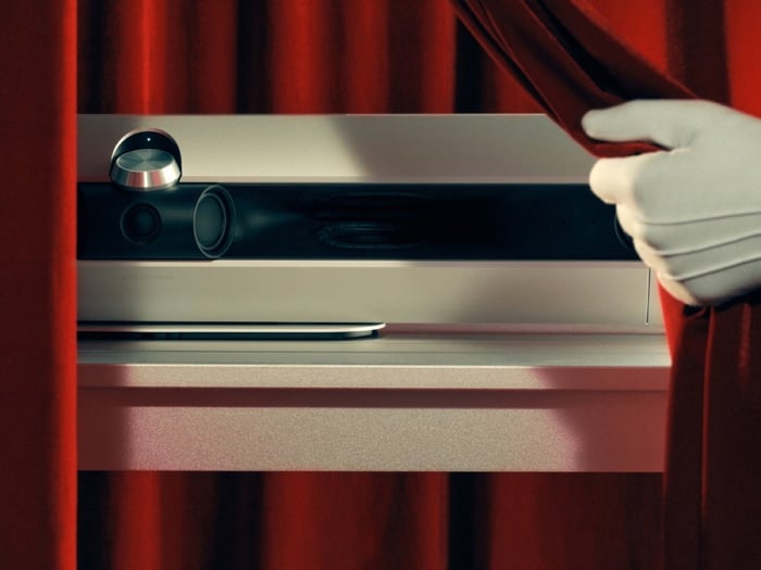 Beosound Premiere soundbar resting elegantly