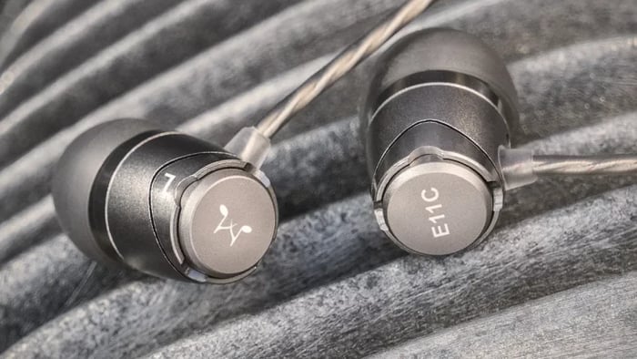SoundMagic E11C