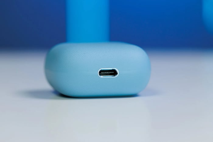 Huawei FreeClip 2 charging case